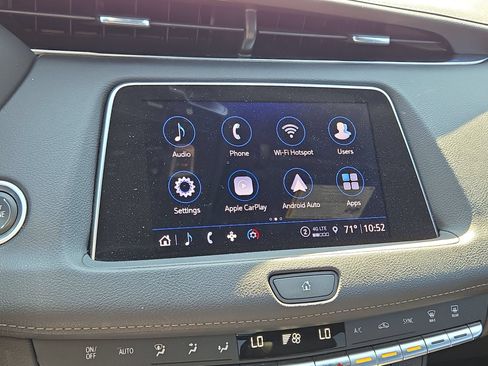 Used 2022 Cadillac XT4 Premium Luxury w/ Enhanced Visibility Package AWD/4WD image 19