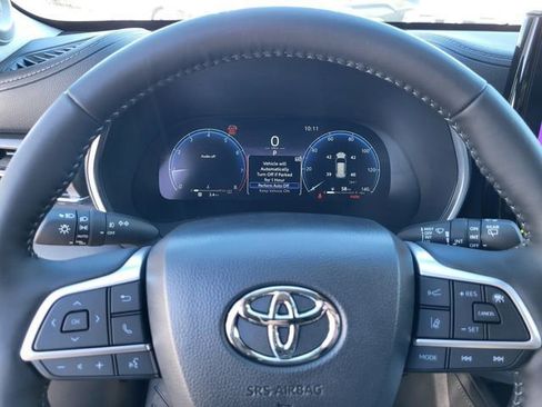 New 2026 Toyota Highlander Limited image 19