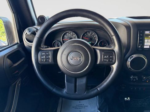 Used 2013 Jeep Wrangler Unlimited Rubicon w/ Connectivity Group AWD/4WD image 28
