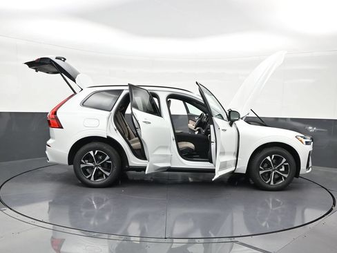Used 2026 Volvo XC60 B5 Core AWD/4WD image 31