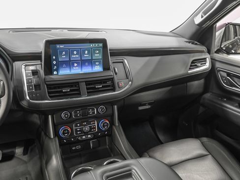 Used 2022 Chevrolet Suburban Z71 AWD/4WD image 31