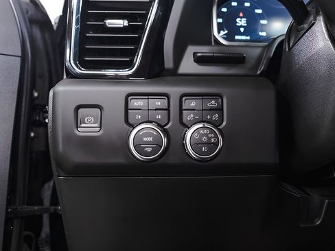 Used 2024 GMC Sierra 3500 Denali Ultimate AWD/4WD image 19