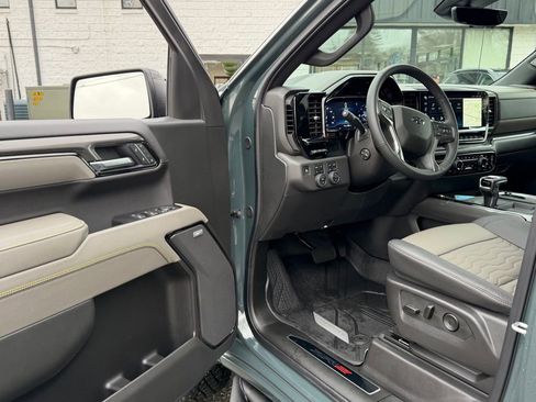 Certified 2025 Chevrolet Silverado 1500 ZR2 w/ Technology Package AWD/4WD image 22