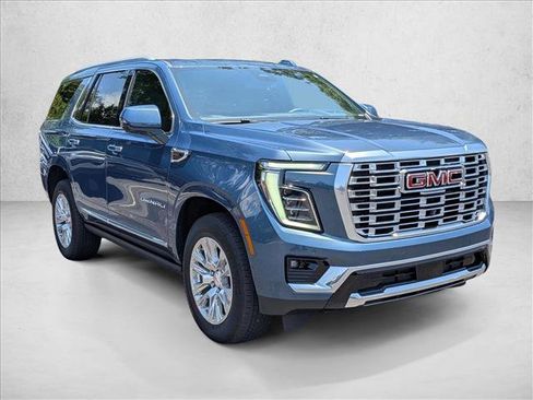 Used 2025 GMC Yukon Denali w/ Sun & Power Step Package AWD/4WD image 4