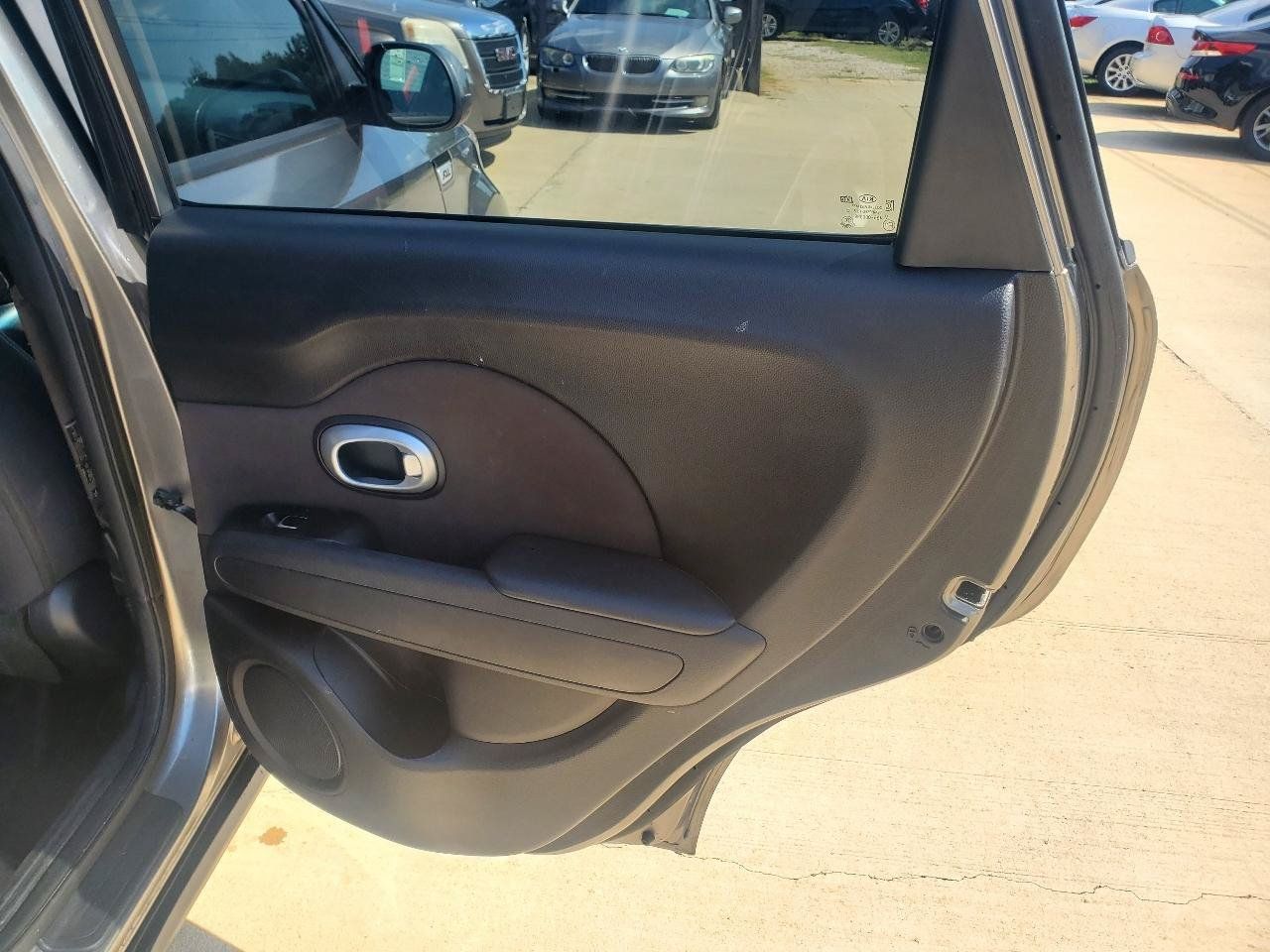 Used 2019 Kia Soul FWD image 7