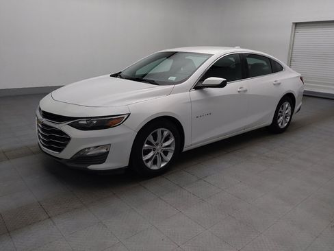 Used 2020 Chevrolet Malibu LT FWD image 2