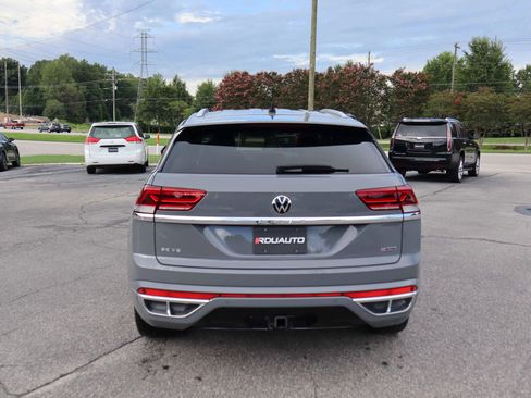 Used 2021 Volkswagen Atlas Cross Sport SE image 9