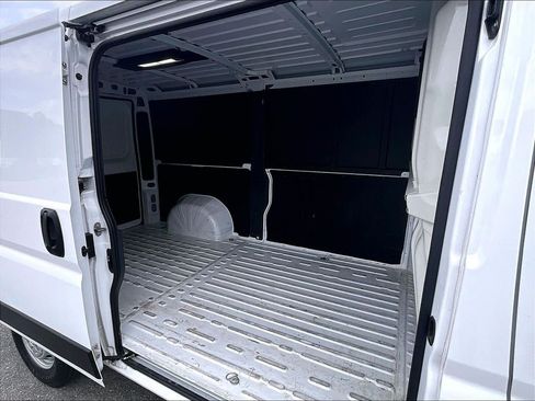 Used 2025 RAM ProMaster 2500 w/ Convenience Group FWD image 16