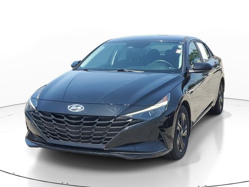 Used 2023 Hyundai Elantra SEL FWD image 3