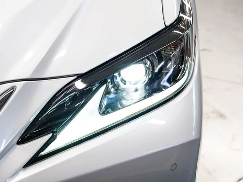 Used 2024 Lexus ES 250 w/ Premium Package AWD/4WD image 7