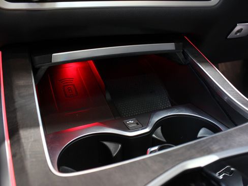 Used 2024 BMW X7 xDrive40i w/ Climate Comfort Package image 87