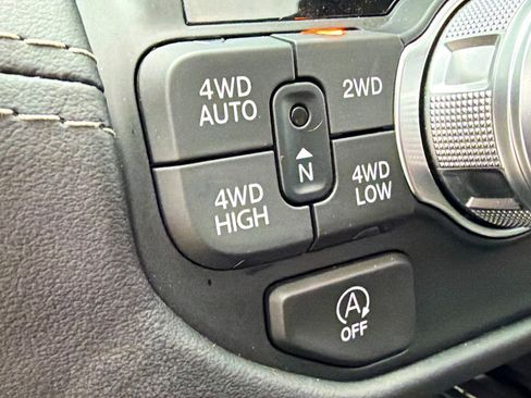 Used 2025 RAM 1500 Limited w/ Body Color Bumper Group image 29