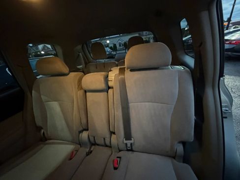 Used 2012 Toyota Highlander FWD w/ Cold Weather Pkg image 13