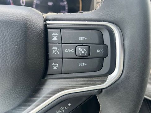Used 2024 Jeep Wagoneer Series III AWD/4WD image 24