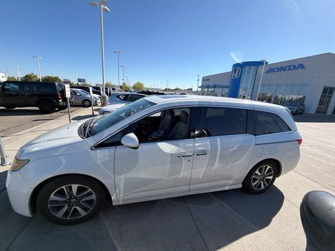 Used 2014 Honda Odyssey Touring Elite image 5