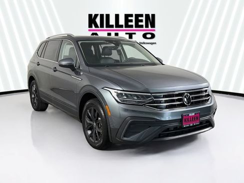 Used 2023 Volkswagen Tiguan SE FWD image 1