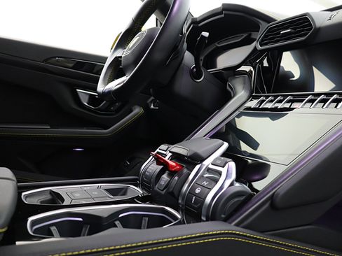 Used 2022 Lamborghini Urus /SELEZIONE PRE-OWNED CERTIFIED image 35