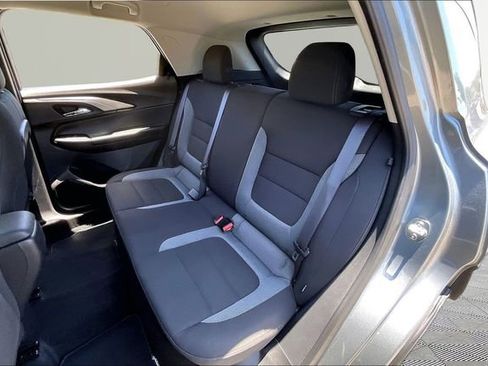 Used 2025 Chevrolet TrailBlazer LT AWD/4WD image 16