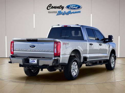 Used 2024 Ford F250 XLT w/ FX4 Off-Road Package image 8