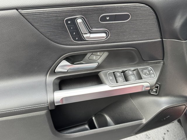 Used 2026 Mercedes-Benz GLB 250 image 19