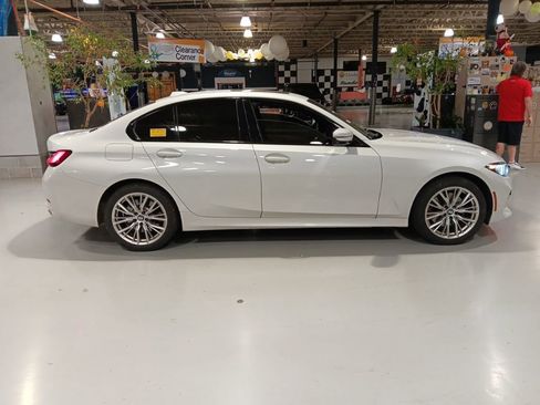 Used 2023 BMW 330i xDrive Sedan w/ Premium Package AWD/4WD image 5