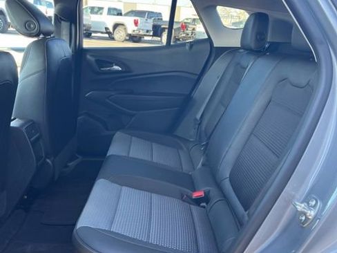 Used 2025 Chevrolet Trax LT w/ LT Convenience Package image 27