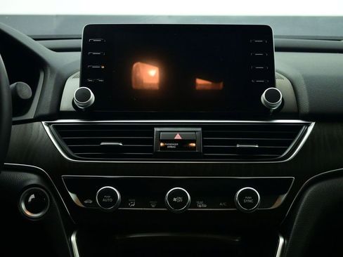 Used 2022 Honda Accord Touring image 13