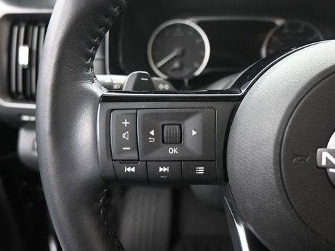 Used 2024 Nissan Pathfinder SL w/ SL Premium Package FWD image 12
