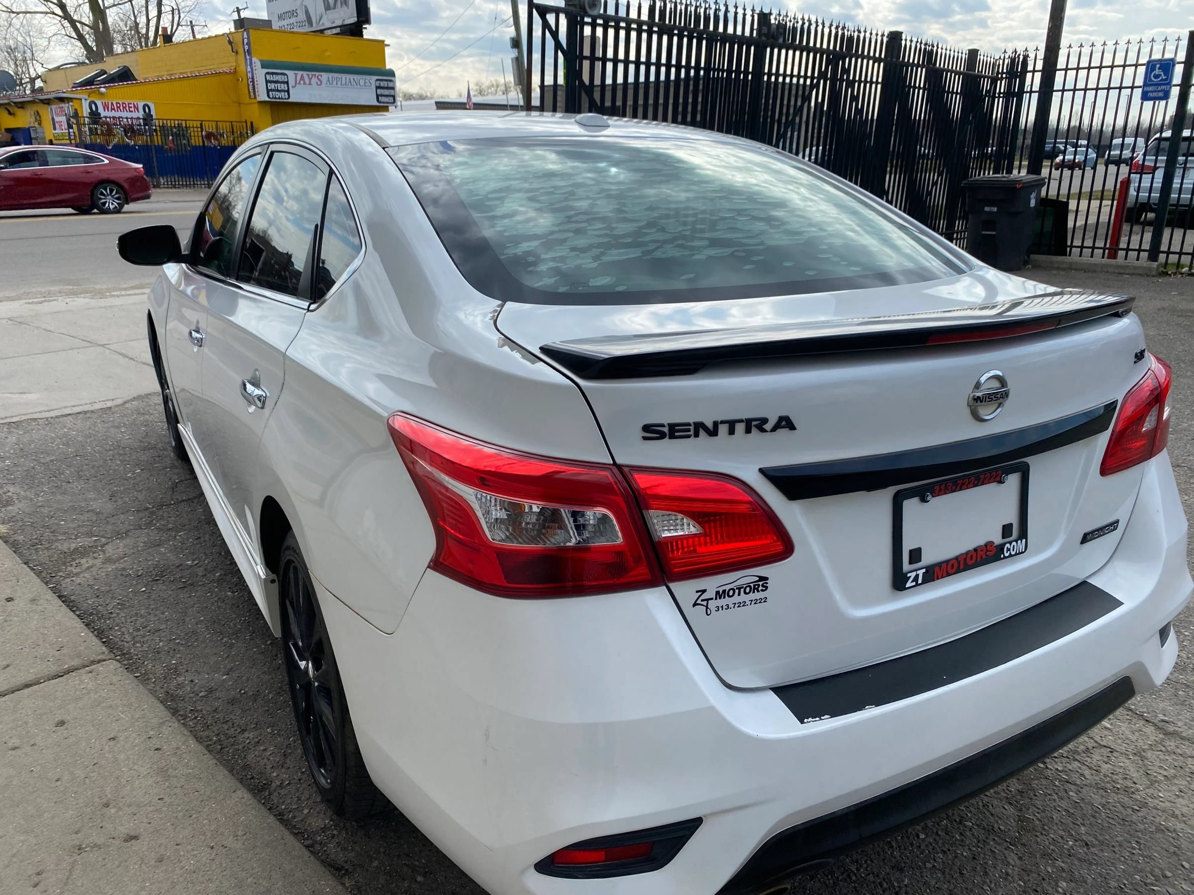 Used 2018 Nissan Sentra SR w/ SR Midnight Edition Package FWD image 2