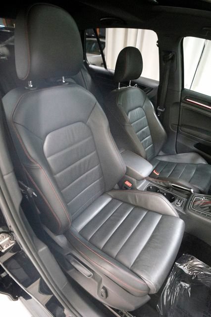 Used 2017 Volkswagen GTI SE FWD image 9