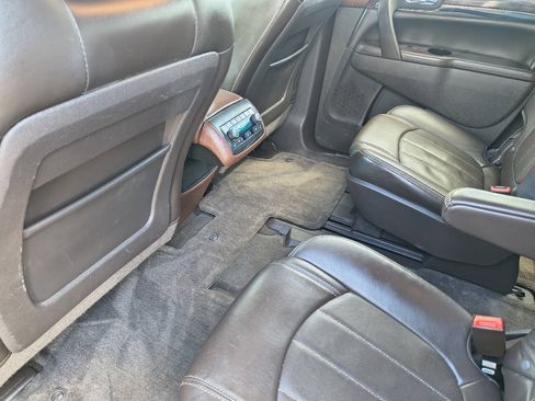 Used 2013 Buick Enclave Leather AWD/4WD image 25