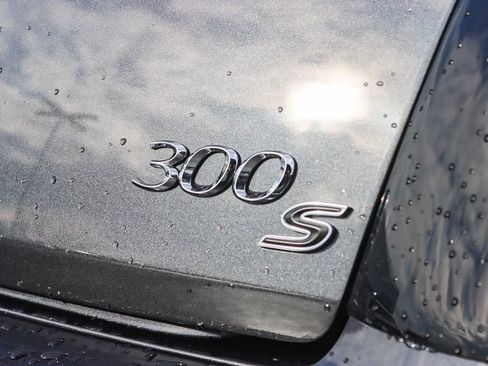 Used 2014 Chrysler 300 S image 9