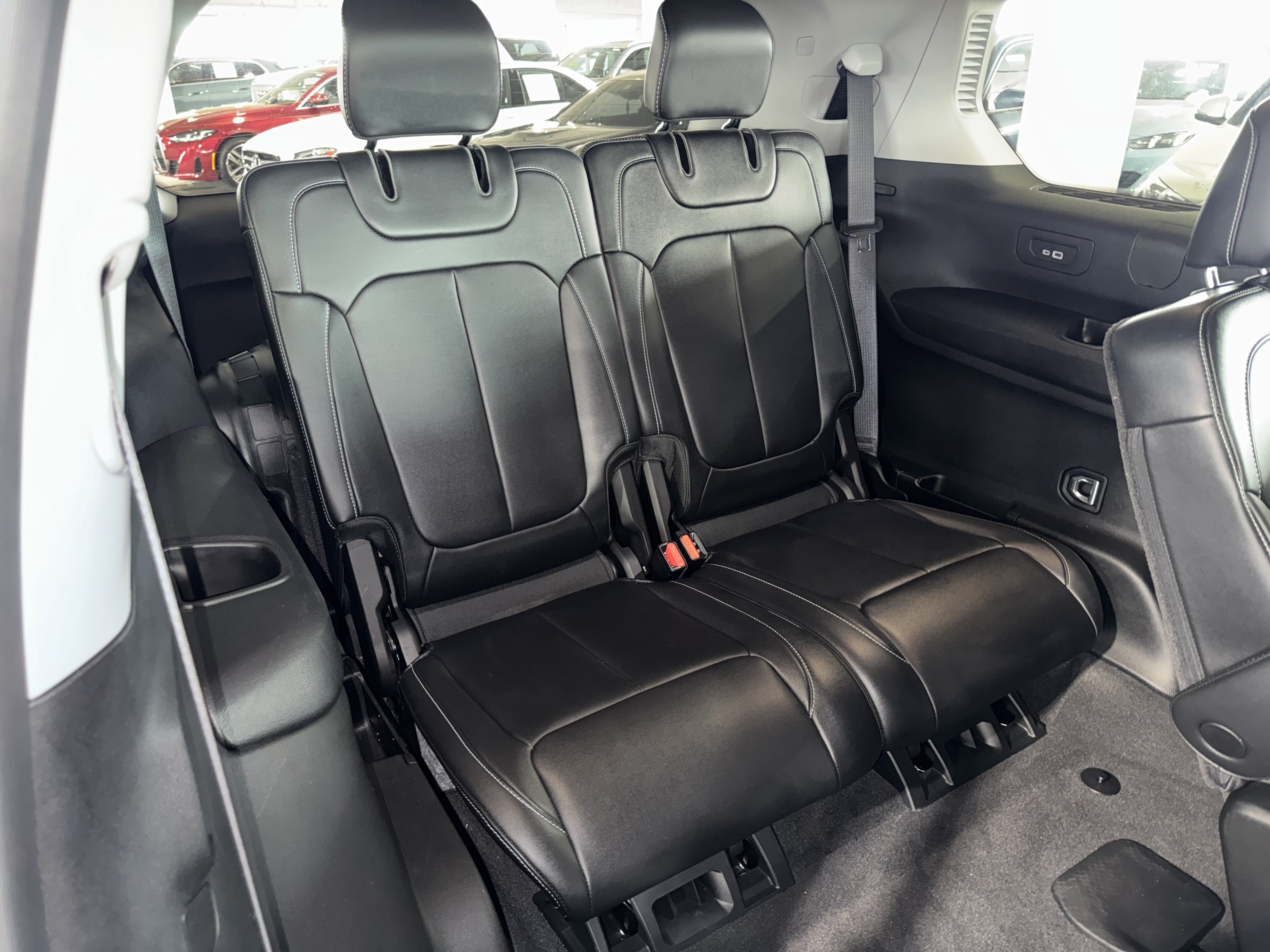Used 2022 Jeep Grand Cherokee L Limited RWD image 13