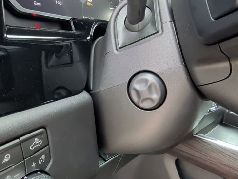 New 2026 GMC Sierra 1500 SLT image 17