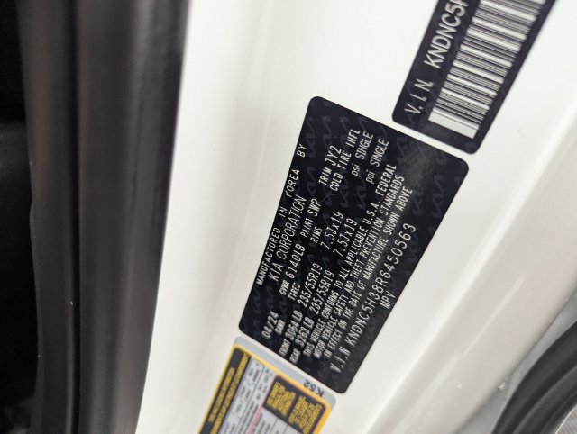 Certified 2024 Kia Carnival EX FWD image 32