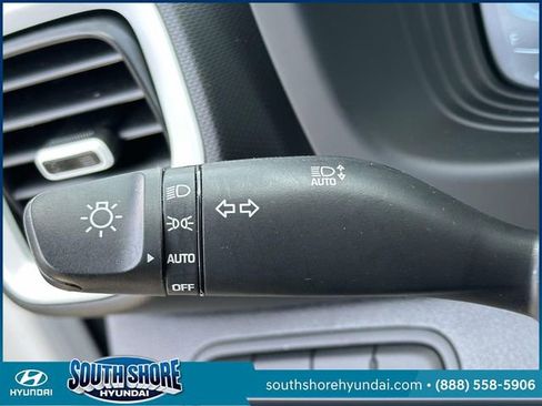 Certified 2023 Hyundai Venue Limited w/ Cargo Package image 22