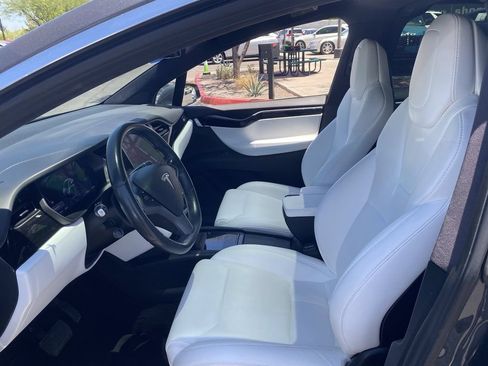 Used 2018 Tesla Model X 75D AWD/4WD image 16