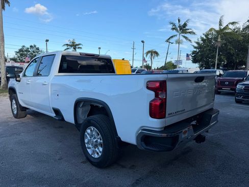 Used 2023 Chevrolet Silverado 2500 LT AWD/4WD image 3