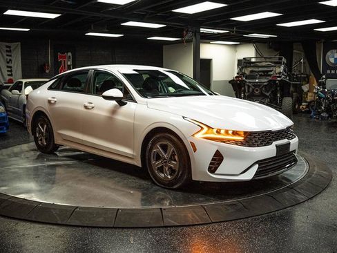 Used 2023 Kia K5 LXS image 5