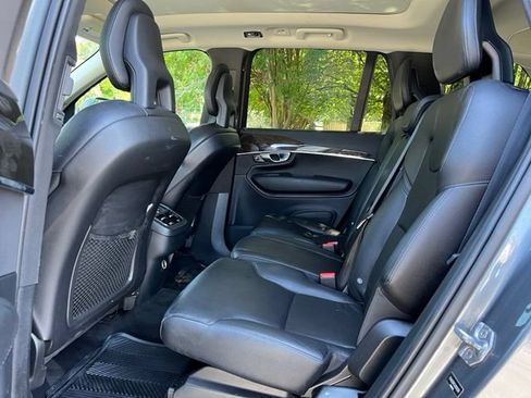 Used 2018 Volvo XC90 T6 Momentum w/ Momentum Plus Package AWD/4WD image 16