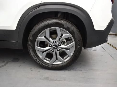 Used 2026 Kia Seltos LX FWD image 33