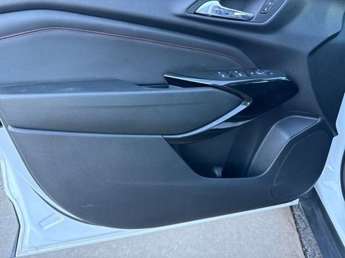 Certified 2024 Chevrolet Trax RS w/ Driver Confidence Package image 12