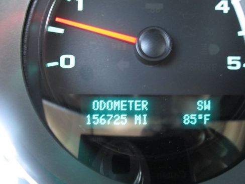 Used 2011 Chevrolet Silverado 2500 LT w/ Interior Plus Package AWD/4WD image 14