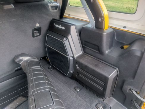 Used 2020 Jeep Wrangler Unlimited Rubicon w/ Dual Top Group AWD/4WD image 19