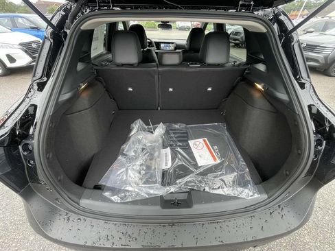 New 2025 Nissan Kicks SR w/ SR Premium Package image 9