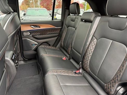 New 2025 Jeep Grand Cherokee Summit image 20
