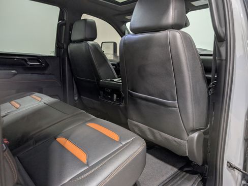 Used 2025 GMC Sierra 3500 AT4 image 19