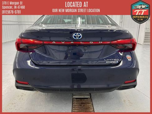 Used 2021 Toyota Avalon Limited w/ Advanced Safety Package FWD image 4
