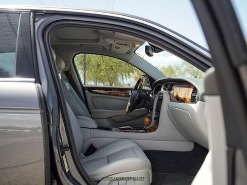 Used 2006 Jaguar XJ8 RWD image 48