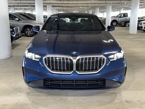 Certified 2025 BMW 530i image 3